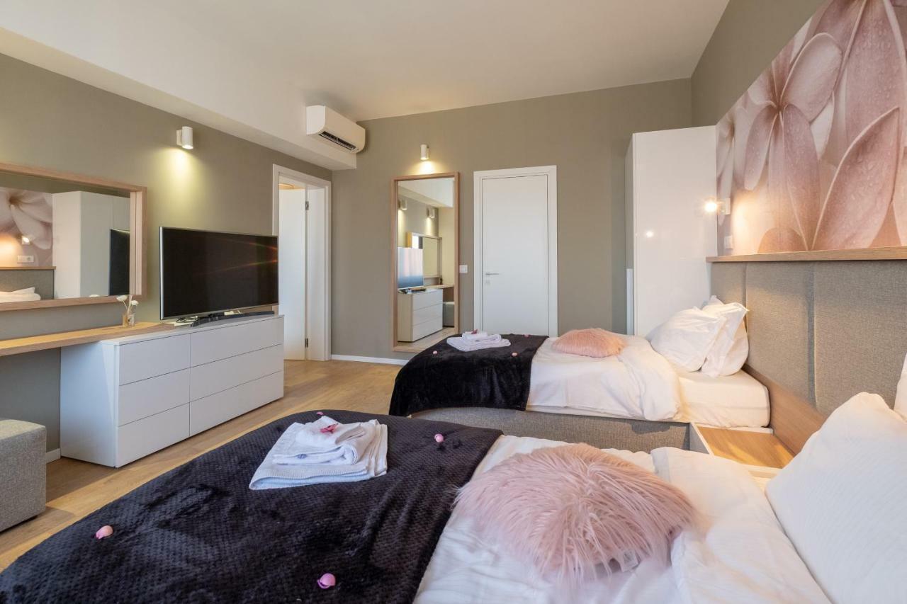 Vitosha Blvd Luxury 2-Bedroom, 2-Bathroom With Balcony Sófia Exterior foto