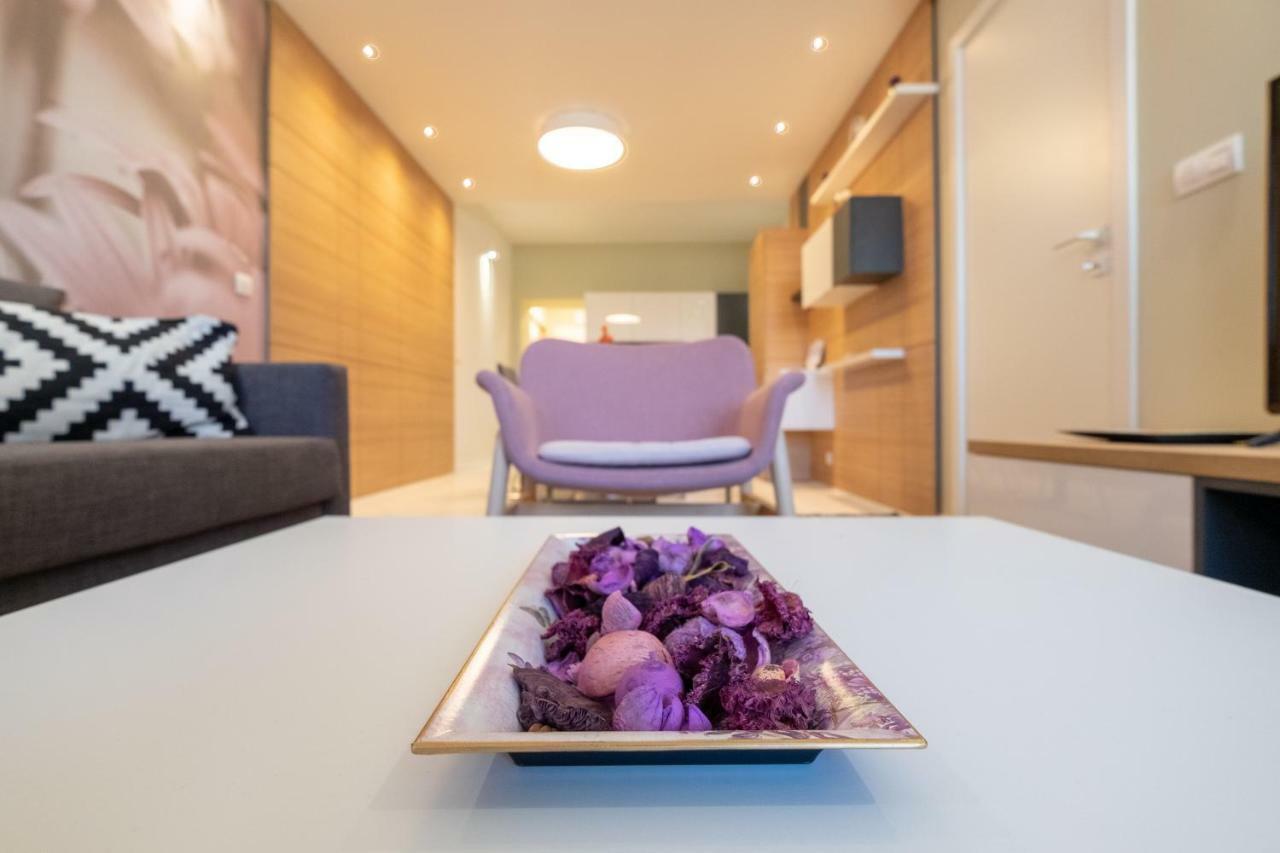 Vitosha Blvd Luxury 2-Bedroom, 2-Bathroom With Balcony Sófia Exterior foto
