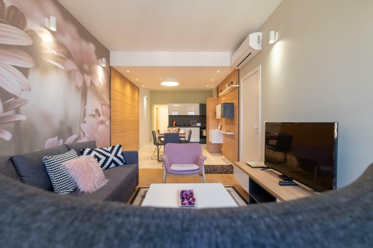 Vitosha Blvd Luxury 2-Bedroom, 2-Bathroom With Balcony Sófia Exterior foto