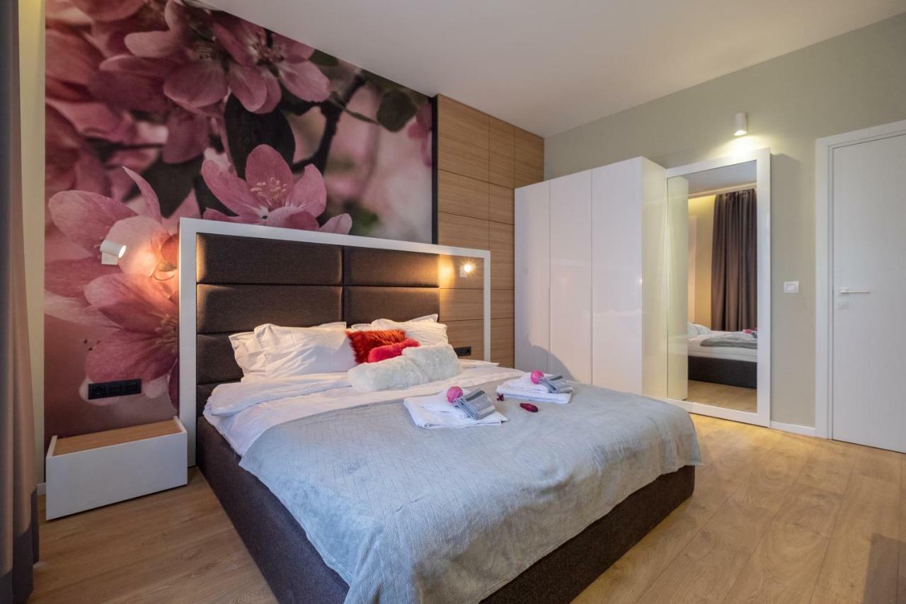 Vitosha Blvd Luxury 2-Bedroom, 2-Bathroom With Balcony Sófia Exterior foto
