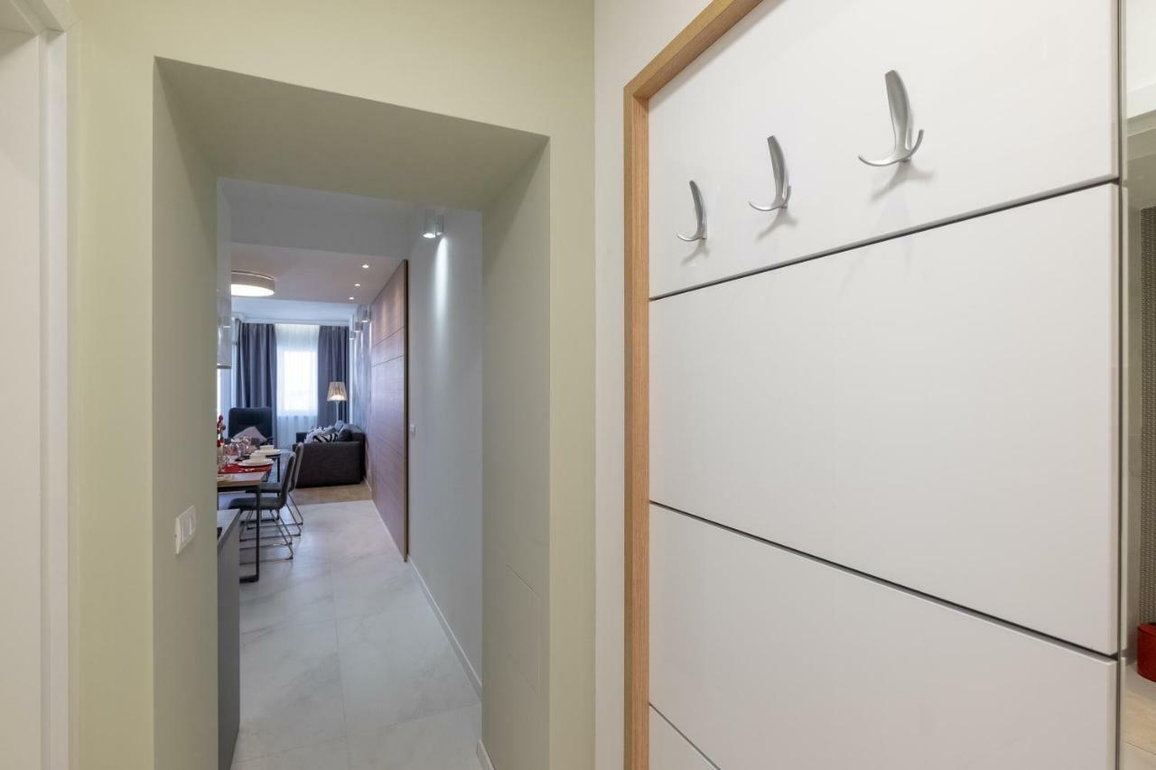 Vitosha Blvd Luxury 2-Bedroom, 2-Bathroom With Balcony Sófia Exterior foto