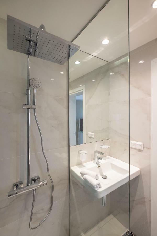 Vitosha Blvd Luxury 2-Bedroom, 2-Bathroom With Balcony Sófia Exterior foto