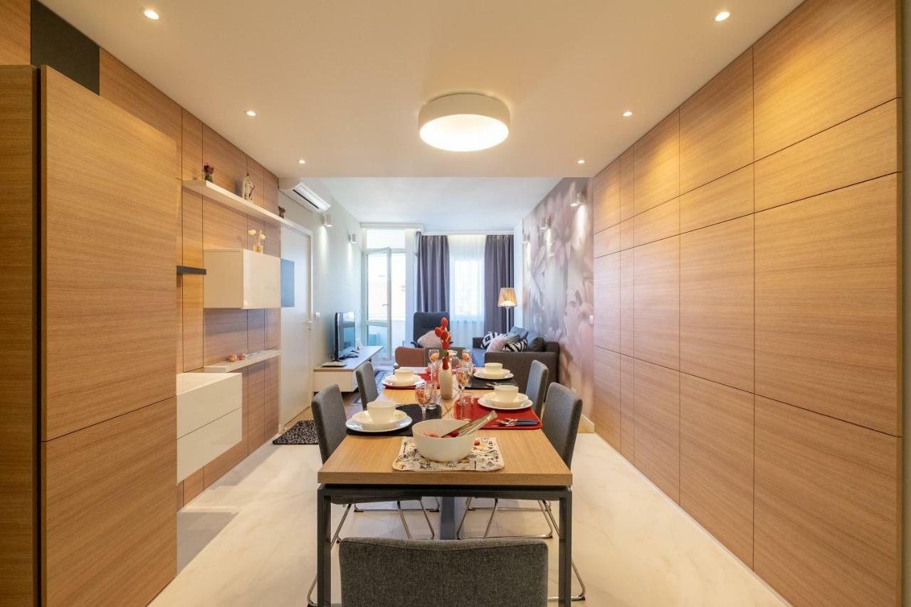 Vitosha Blvd Luxury 2-Bedroom, 2-Bathroom With Balcony Sófia Exterior foto
