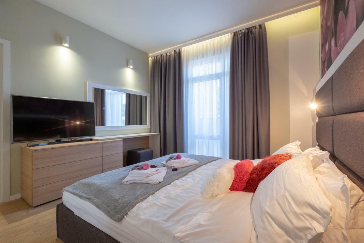 Vitosha Blvd Luxury 2-Bedroom, 2-Bathroom With Balcony Sófia Exterior foto